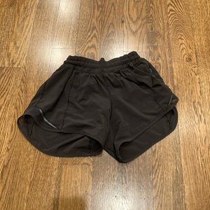 Black lululemon hottie hots size 4